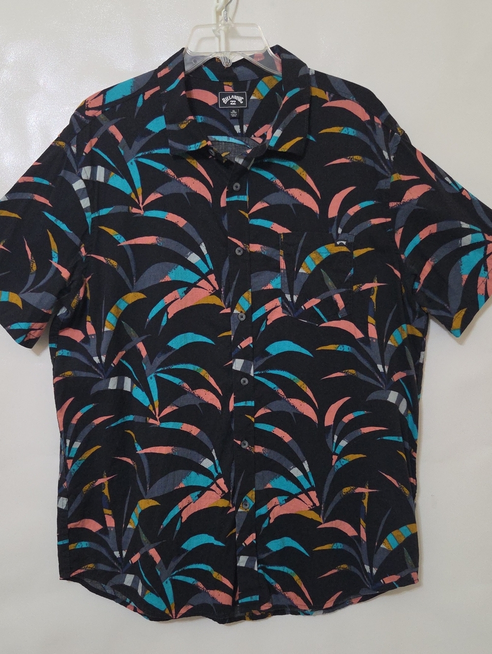 Billabong Black Short-Sleeve Button-Up Shirt with Coral and Teal Palm Print - XL